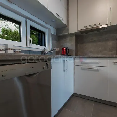 Sea View Leana Makarska