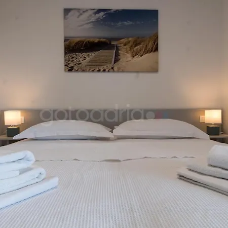 Sea View Leana Апартаменти Макарська