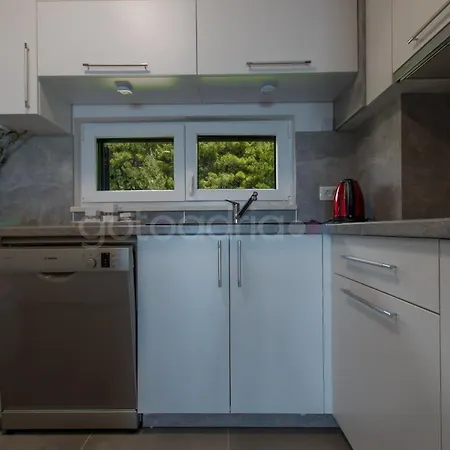 Sea View Leana Апартаменти Макарська