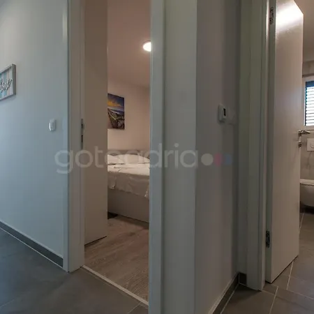 Sea View Leana Апартаменти