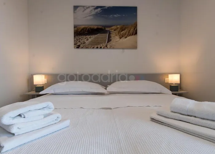 Sea View Leana Apartment Makarska